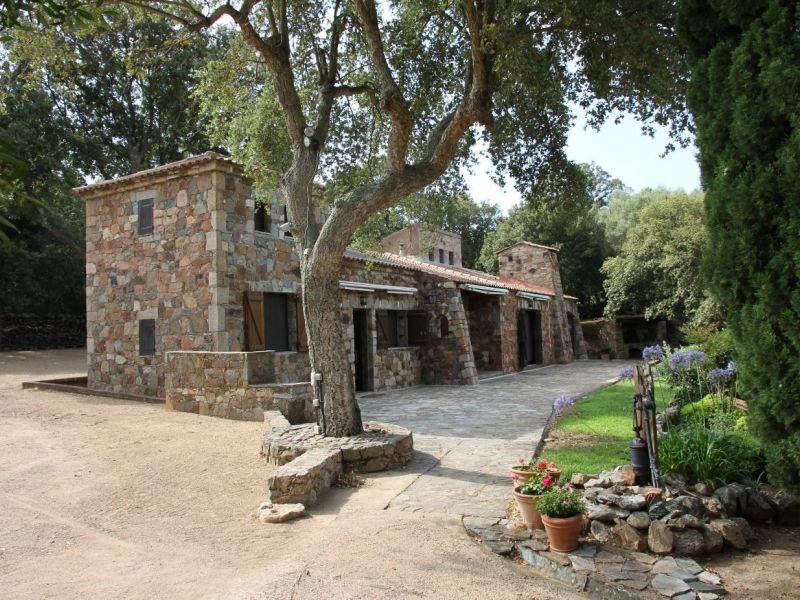 A vendre Magnifique PROPRIETE EN PIERRE 6 PIECES 150 M² SAINTE LUCIE DE PORTO VECCHIO