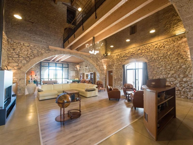 A vendre Magifique Maison  d'hOtes 25 PIECES OUVEILLAN