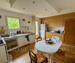 A louer MAISON  6 PIECES 184 M2  TRETS