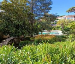 A vendre APPARTEMENT T2 45 M2 TERRASSE BORD DE MER SAINTE MAXIME