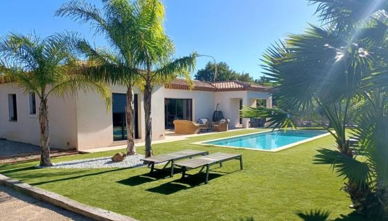 A vendre MAISON  5 PIECES 140 M2  PLAN DE LA TOUR