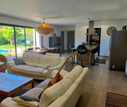 A vendre MAISON  5 PIECES 140 M2  PLAN DE LA TOUR