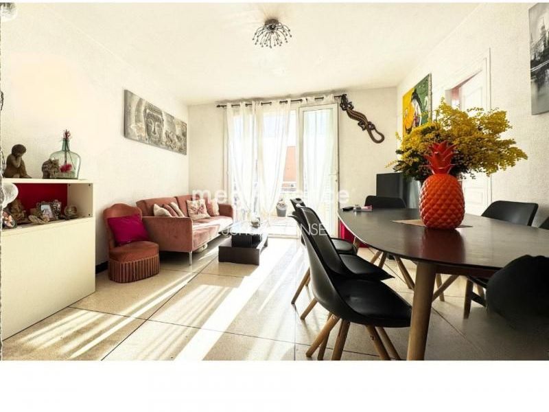 A louer APPARTEMENT T4 65 M2 TERRASSE BORD DE MER SAINTE MAXIME