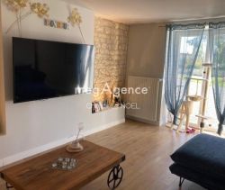 For sale: Master's house in Sainte Gemme la Plaine