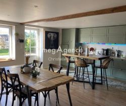 For sale: Master's house in Sainte Gemme la Plaine