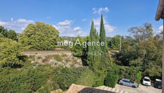 A louer APPARTEMENT T2 45 M2 BORD DE MER SANARY SUR MER