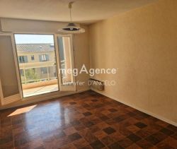 A louer APPARTEMENT T2 45 M2 BORD DE MER SANARY SUR MER