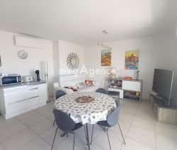 A louer APPARTEMENT DE PRESTIGE T2 48 M2 TERRASSE BORD DE MER FREJUS