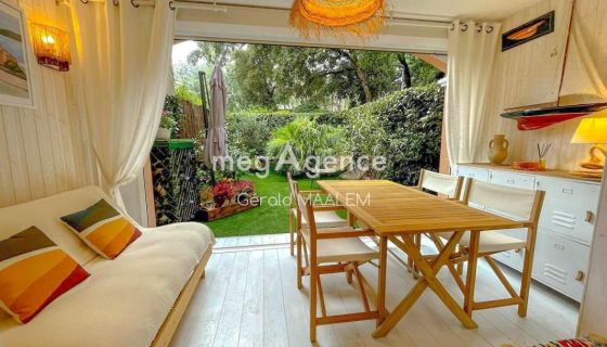 A louer APPARTEMENT DE PRESTIGE T3 49 M2 BORD DE MER LA CROIX VALMER