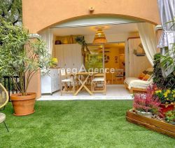 A louer APPARTEMENT DE PRESTIGE T3 49 M2 BORD DE MER LA CROIX VALMER