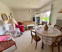 A louer APPARTEMENT T2 50 M2 TERRASSE BORD DE MER SAINT RAPHAEL