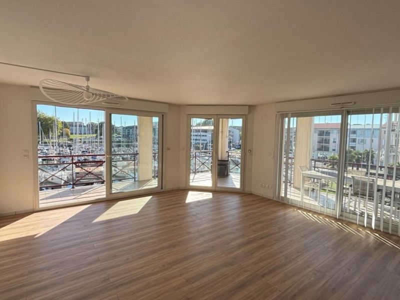 A louer APPARTEMENT DE PRESTIGE T4 135 M2 TERRASSE  ROCHEFORT