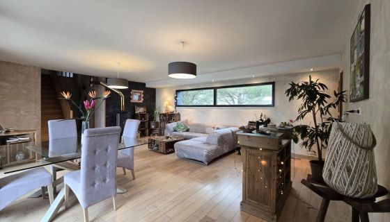 MAISON  BOIS  VINGRAU