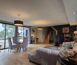 MAISON  BOIS  VINGRAU