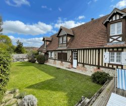 A louer MAISON  DE MAîTRE BORD DE MER HOULGATE