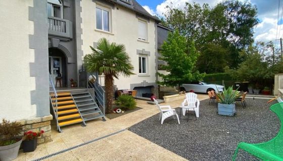 A louer MAISON  12 PIECES 422 M2 BORD DE MER PORT EN BESSIN HUPPAIN