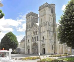 A louer APPARTEMENT DUPLEX T5 105 M2  CAEN