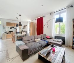 A louer MAISON  DE MAîTRE  LE CASTELLET