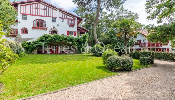 A vendre MAISON  14 PIECES 450 M2 BORD DE MER SOORTS HOSSEGOR