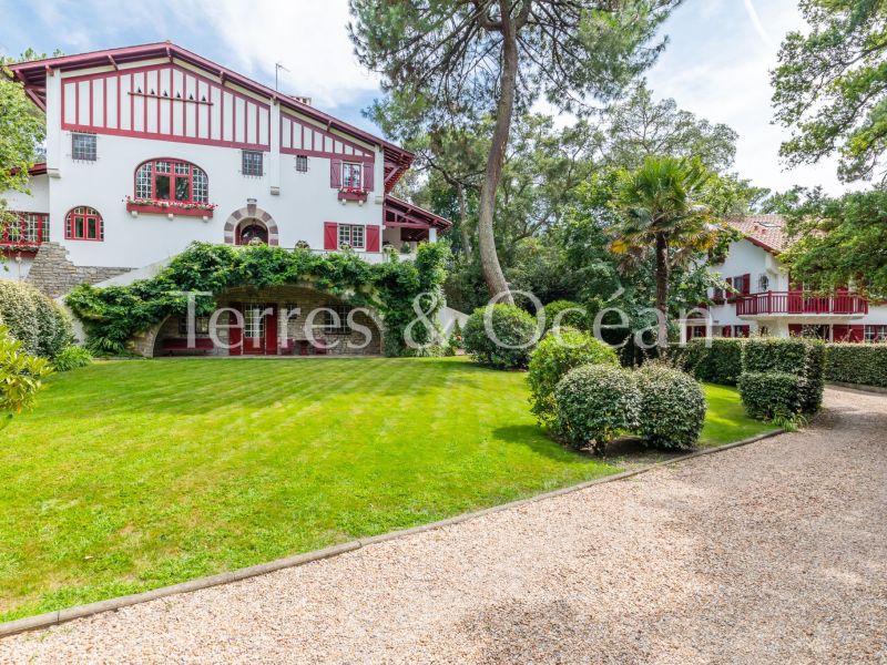 A vendre MAISON  14 PIECES 450 M2 BORD DE MER SOORTS HOSSEGOR
