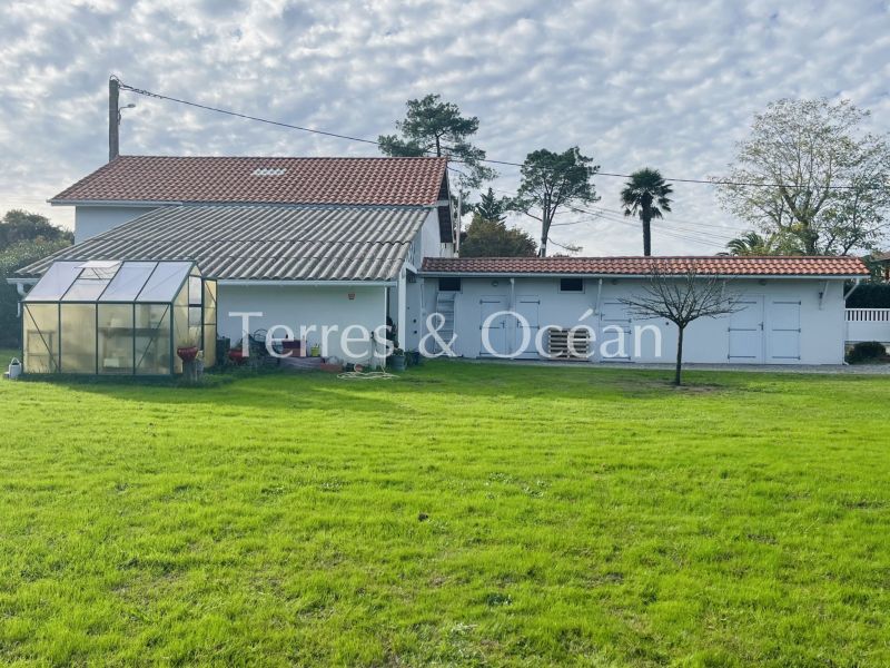 A vendre MAISON  2 PIECES 140 M2  ANGRESSE