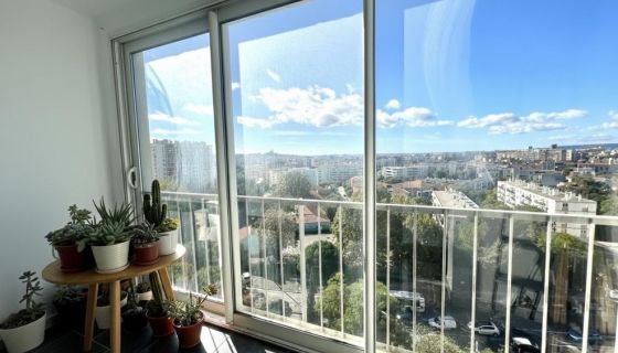 A vendre APPARTEMENT DUPLEX T4 65 M2 BORD DE MER MARSEILLE 4EME