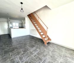A vendre APPARTEMENT DUPLEX T4 65 M2 BORD DE MER MARSEILLE 4EME
