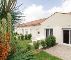 A louer STUDIO  22 M2 TERRASSE  TONNAY CHARENTE