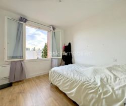 A louer APPARTEMENT T3 67 M2  NIMES