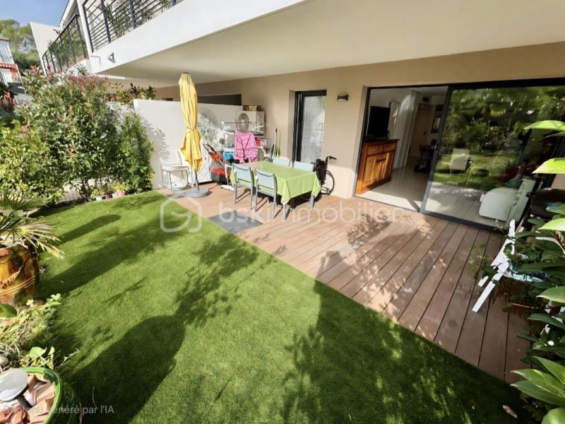 A louer APPARTEMENT DE PRESTIGE T2 48 M2 TERRASSE BORD DE MER SAINT RAPHAEL