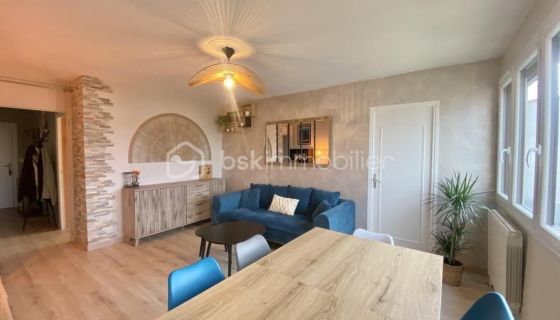 A louer APPARTEMENT T4 83 M2 TERRASSE BORD DE MER LA SEYNE SUR MER