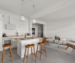 A louer APPARTEMENT DE PRESTIGE T4 90 M2 TERRASSE BORD DE MER NICE