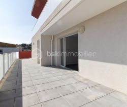 A louer APPARTEMENT T3 69 M2 TERRASSE  NIMES