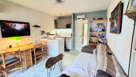 A louer STUDIO  22 M2 BORD DE MER SANARY SUR MER