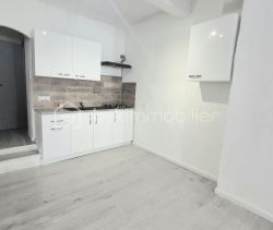 A louer APPARTEMENT T3 65 M2  CUERS