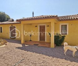 A louer MAISON  9 PIECES 246 M2 BORD DE MER AJACCIO