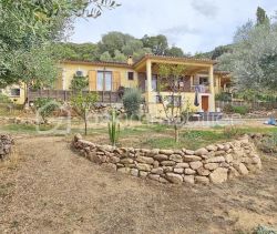 A louer MAISON  9 PIECES 246 M2 BORD DE MER AJACCIO