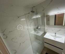 A louer STUDIO  32 M2 TERRASSE BORD DE MER CANNES