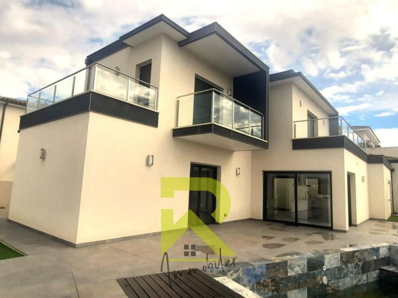 A louer MAISON  5 PIECES 132 M2  THEZAN LES BEZIERS