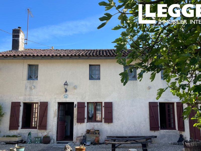 A louer LONGèRE  7 PIECES 103 M2  ROMAZIERES