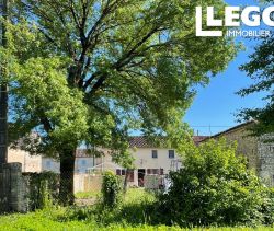 A louer LONGèRE  7 PIECES 103 M2  ROMAZIERES