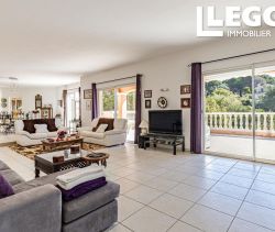 A louer MAISON  7 PIECES 300 M2 BORD DE MER NICE