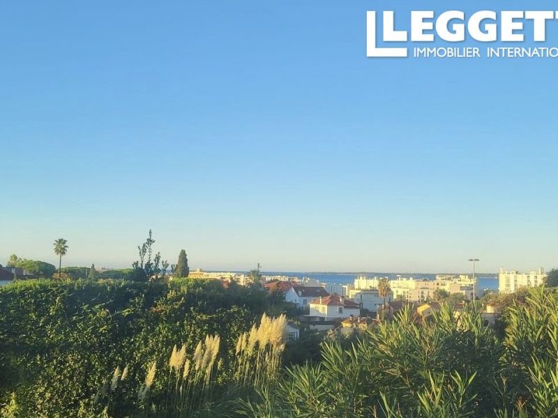 A louer APPARTEMENT T4 97 M2 BORD DE MER ANTIBES