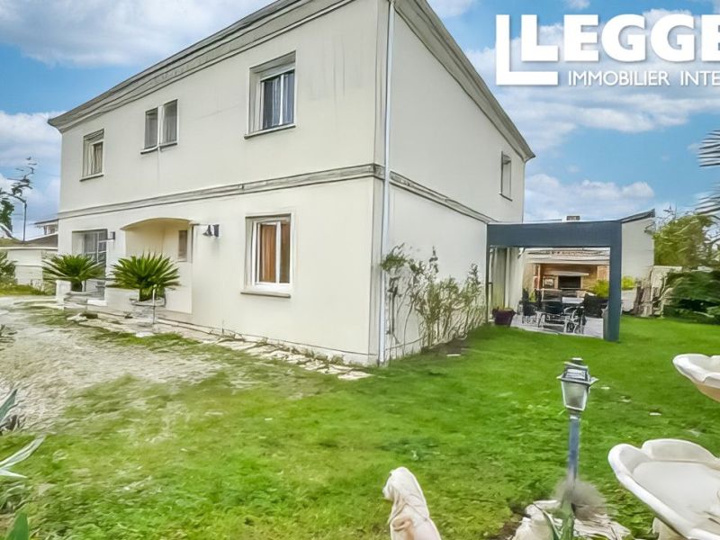 For rent 6-ROOM HOUSE 200 M2 LE BOUSCAT