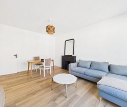 A louer APPARTEMENT T4 82 M2 BORD DE MER AJACCIO