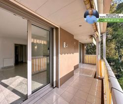 A louer APPARTEMENT T3 56 M2 TERRASSE BORD DE MER ANTIBES