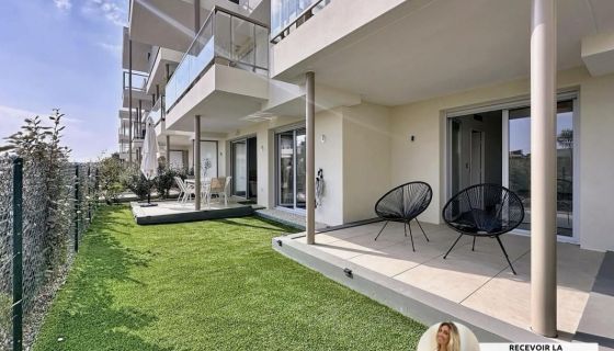 A louer APPARTEMENT DE PRESTIGE T3 60 M2 TERRASSE BORD DE MER VILLENEUVE LOUBET