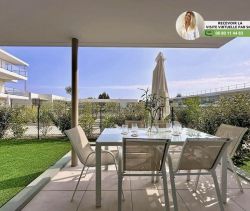 A louer APPARTEMENT DE PRESTIGE T3 60 M2 TERRASSE BORD DE MER VILLENEUVE LOUBET