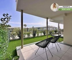 A louer APPARTEMENT DE PRESTIGE T3 60 M2 TERRASSE BORD DE MER VILLENEUVE LOUBET