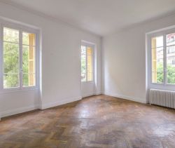 A louer APPARTEMENT DE PRESTIGE T5 129 M2 BORD DE MER NICE